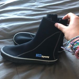 H2P Dyssey size Small water booties